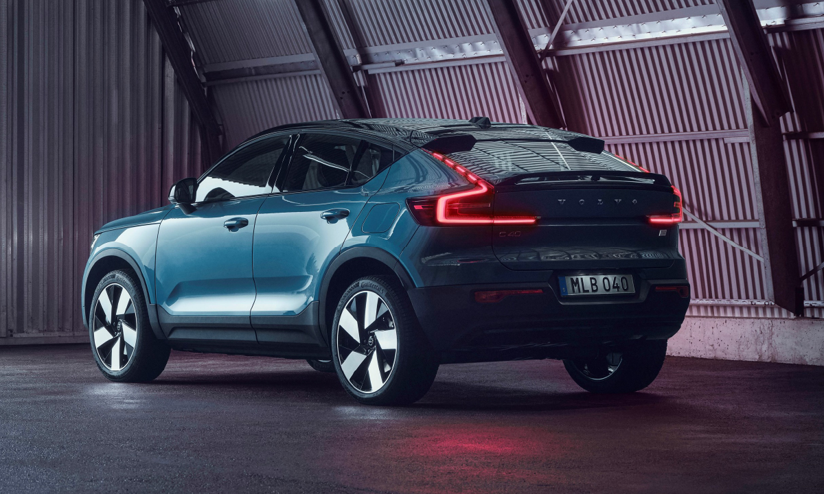 Volvo-C40-Recharge-AutoEV rear