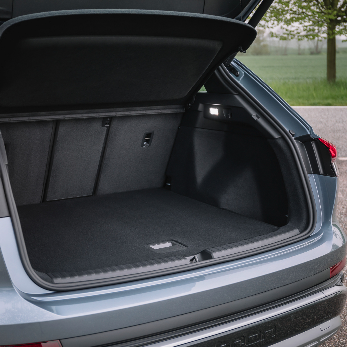 Audi q4 e tron deals trunk space